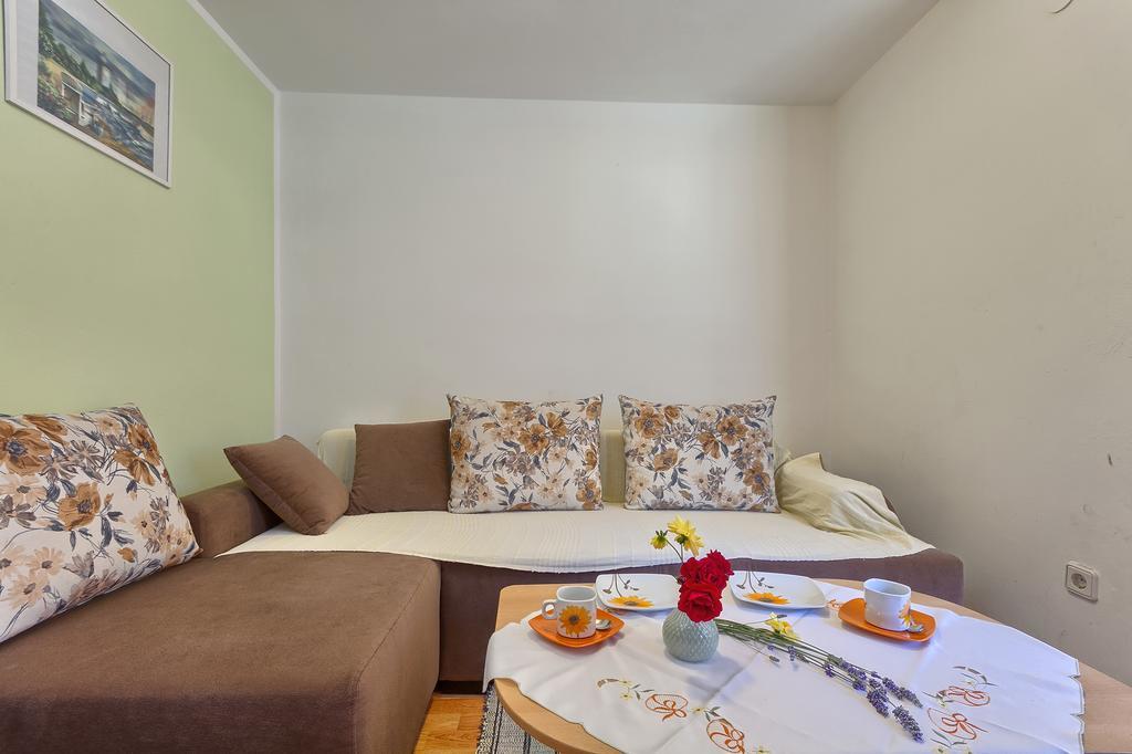 Apartments Ljiljana PUY Eksteriør bilde