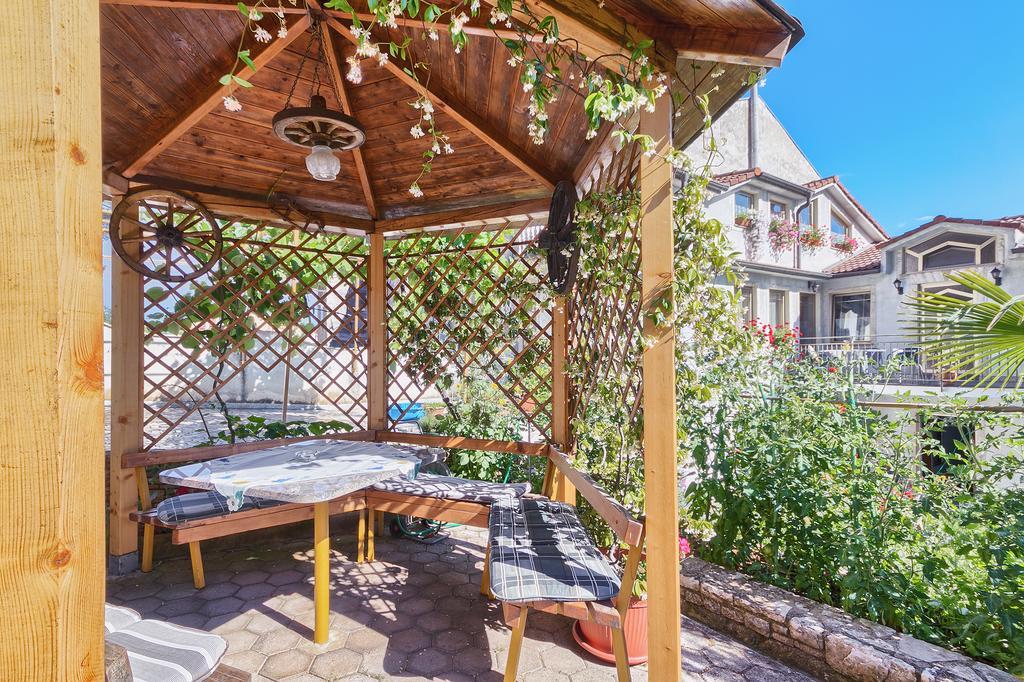 Apartments Ljiljana PUY Eksteriør bilde